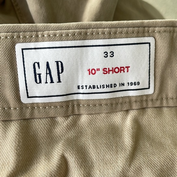 GAP Khakis 10” men’s tan cotton chino shorts size 33 - Picture 7 of 8
